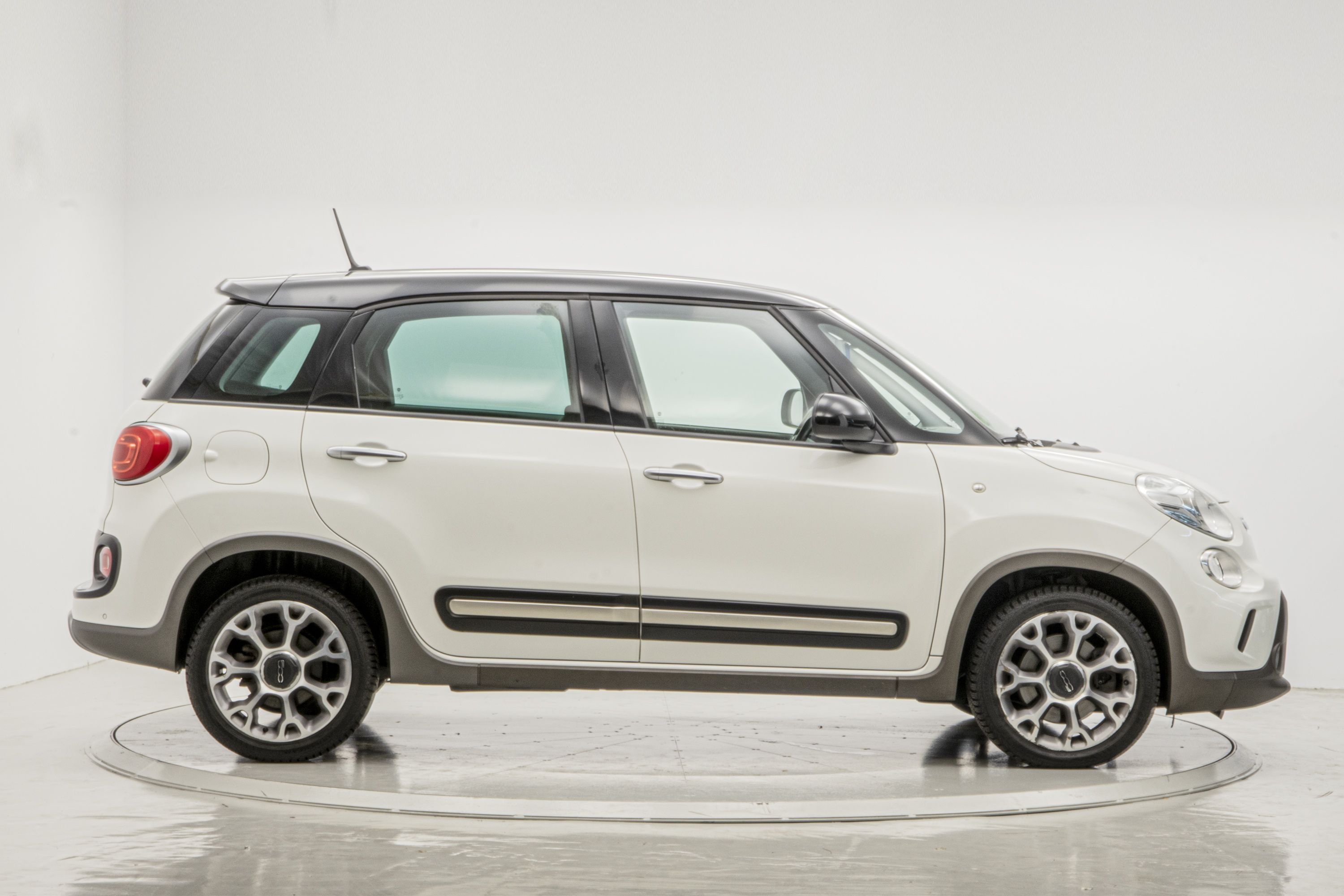 Comprar Fiat 500l 2016 1.6 MULTIJET 88KW TREKKING S CAR&Ü