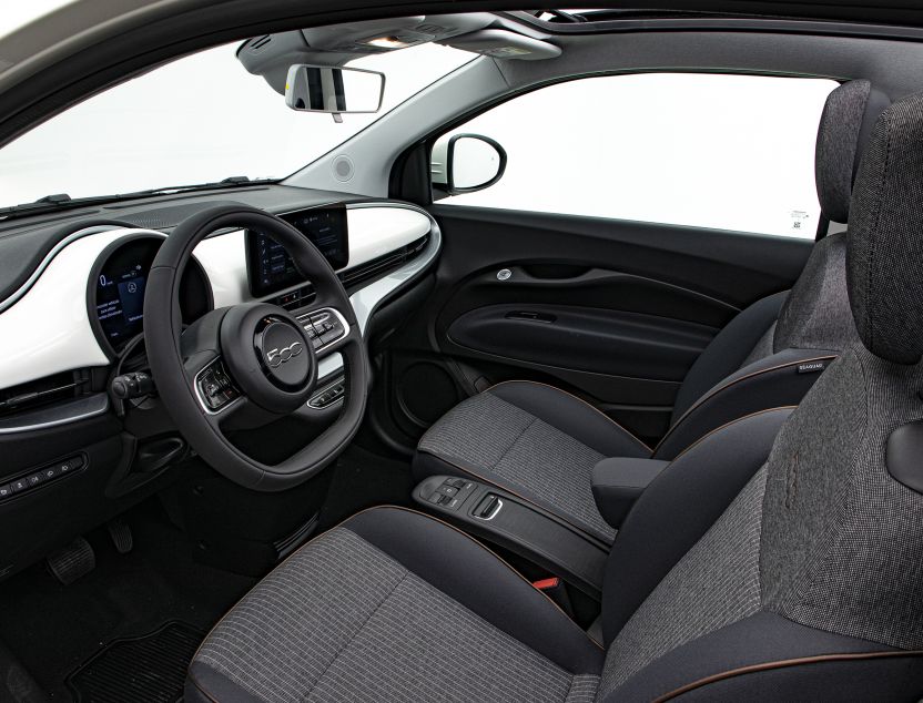 Interior de Fiat 500e