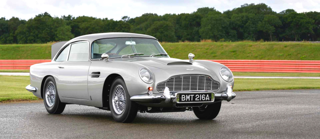 Los coches más famosos de películas y curiosidades sobre ellos.