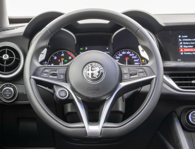 Interior de Alfa Romeo STELVIO