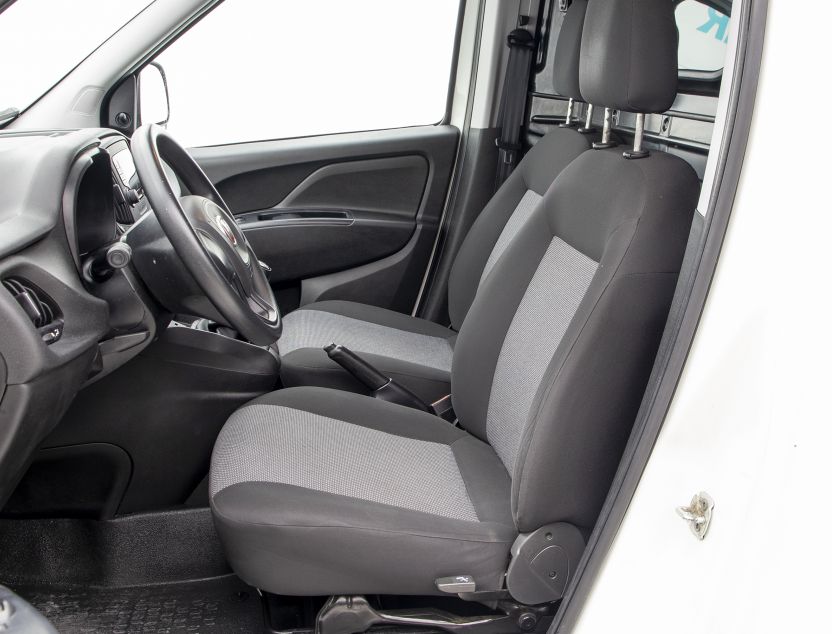 Interior de Fiat profesional Doblo panorama