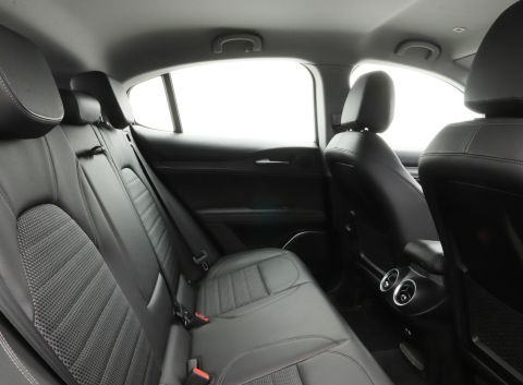 Ficha técnica de Alfa Romeo Ficha técnica de Alfa Romeo
