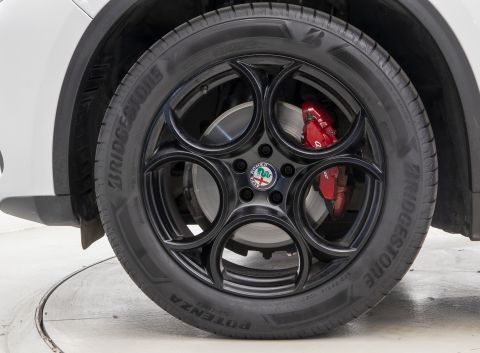 Ficha técnica de Alfa Romeo Ficha técnica de Alfa Romeo