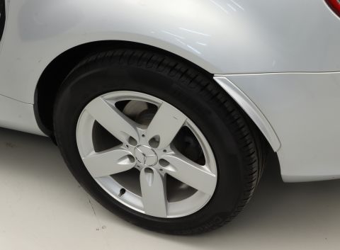 Ficha técnica de Mercedes Ficha técnica de Mercedes
